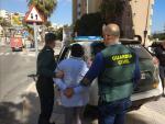 La Guardia Civil detiene a una mujer en Calpe por simular dos robos en su vivienda para estafar al seguro