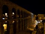 Las luces del Acueducto de Segovia, apagadas este s&aacute;bado.
