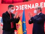 El presidente Pedro S&aacute;nchez y el candidato del PSOE, &Aacute;ngel Gabilondo, este domingo.