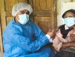 Un peruano de 121 a&ntilde;os, vacunado contra la Covid.