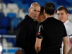 Zidane, Kroos y Mart&iacute;nez Munuera, tras el Real Madrid - Sevilla