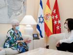 La presidenta de la Comunidad de Madrid, Isabel D&iacute;az Ayuso, se re&uacute;ne con la embajadora de Israel en Espa&ntilde;a, Rodica Radian-Gordon.