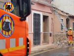 Sucesos.- Bomberos intervienen en dos derrumbes de techo en Godella y Requena