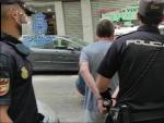 La Policia Nacional det&eacute; tres persones que obligaven a prostituir a una menor a Elx