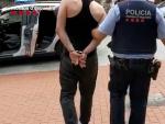 Un agente detiene al presunto autor de cuatro robos con violencia cometidos en 10 d&iacute;as en Nou Barris, Barcelona.