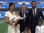 Pilar Rubio y sus hijos, acompa&ntilde;ando a Sergio Ramos en su despedida del Real Madrid.