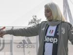 Raffaella Carr&agrave;, con la camiseta de la Juventus