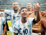 Leo Messi celebra el t&iacute;tulo de Argentina en la Copa Am&eacute;rica