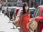 La periodista Sara Carbonero camina por las calles de Madrid,