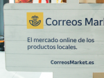 Logo de Correos Market en una oficina de Madrid (Espa&ntilde;a)