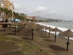 MLG 19-03-2020.-Vista de la playa de La Malagueta donde permanece cerrada desde que el Gobierno de Espa&ntilde;a decret&oacute; el Estado de Alarma a causa de la pandemia al brote del nuevo coronavirus, COVID-19.-&Aacute;LEX ZEA.