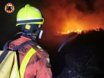El incendio forestal de Rafelguaraf quema 200 hect&aacute;reas y afecta a tres t&eacute;rminos municipales