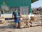Sucesos.- La Guardia Civil recupera 50 bloques robados de piedra tosca de J&aacute;vea en una chatarrer&iacute;a