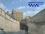 Imagen facilitada por la Guardia Urbana de Barcelona en la que se ve al ciclista circulando por la Ronda Litoral.