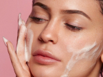 Kylie Skin se trata de una línea de cuidado de la piel para todo tipo de pieles.