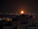 Explosi&oacute;n en Gaza durante un ataque a&eacute;reo del ej&eacute;rcito israel&iacute;.
