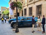La Plaza de los Bandos de Salamanca acoge hasta el miércoles una exposición de vehículos ecológicos
