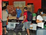 Renovado el reparto de alimentos en Mestalla para atender a m&aacute;s familias