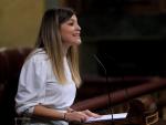 La diputada del PSOE Laura Berja interviene durante la sesi&oacute;n plenaria del Congreso de los Diputados.