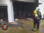 Bomberos de Santander extinguen un incendio en un local de la calle Honduras