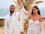 Anabel Pantoja y Omar S&aacute;nchez celebran una emocionante boda en La Graciosa