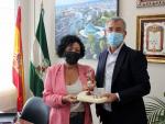 El alcalde de Estepona recibe a Cholys Guill&eacute;n, galardonada en 'Italy International Cakeshow'