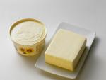 Comparación entre mantequilla y margarina.