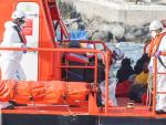 Arguinegu&iacute;n (Canarias) recibe a decenas de migrantes rescatados en el mar por Salvamento Mar&iacute;timo