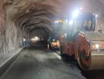 Obras P&uacute;blicas invierte 950.000 euros en la mejora del firme de dos carreteras de la Sakana