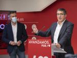 El nuevo portavoz del PSOE, Felipe Sicilia, y Patxi López, secretario de Memoria Democrática y Laicidad.
