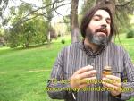 Rober Bodegas, metido en su personaje del vídeo sobre la homeopatía de 'Pantomina Full'.