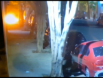 Ataque con cócteles molotov contra la sede del grupo de diario 'Clarín', en Buenos Aires, Argentina.