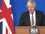 Boris Johnson durante la rueda de prensa de este sábado.