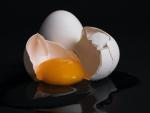 Los huevos crudos no deber&iacute;an calentarse en el microondas, ya que pueden explotar.