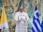 El Papa regresa a Roma tras su viaje a Chipre y Grecia.