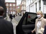 Corinna, a su llegada a la corte en Londres.