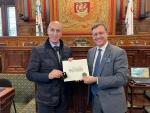 José Antonio Diez se reune con el teniente alcalde de París e invita a la alcaldesa parisina a visitar León