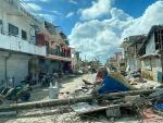 Destrozos causados por el tif&oacute;n Rai en la localidad de General Luna, en la isla filipina de Siargao.