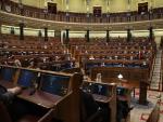 Vista del hemiciclo casi vacío debido a los casos positivos de Covid entre los diputados en el pleno en el Congreso de los Diputados, a 22 de diciembre de 2021, en Madrid (España).