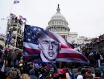 Seguidores del entonces presidente de EE UU, Donald Trump, asaltan el Capitolio, en Washington DC, el 6 de enero de 2021.