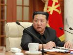 El l&iacute;der de Corea del Norte, Kim Jong-un, durante una reuni&oacute;n del Politbur&oacute;, el m&aacute;ximo &oacute;rgano del Partido de los Trabajadores, en Pionyang.