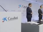 CaixaBank gana 5.226 millones en 2021 tras los impactos por la fusi&oacute;n con Bankia