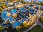 Vista a&eacute;rea de las 21 piscinas del balneario Sz&eacute;chenyi de Budapest.