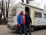 Sisu y Robert, los dos hombres que han viajado hasta la frontera de Ucrania para ayudar a refugiados.
