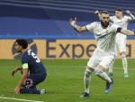 Benzema celebra uno de sus goles en el Real Madrid - PSG