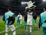 Alaba celebra la victoria del Real Madrid contra el PSG.