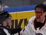 Imagen de la pelea en la AHL de hockey sobre hielo.