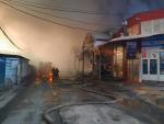 Incendio en el mercado Barabashovo, de J&aacute;rkov (Ucrania)