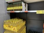 Limitaci&oacute;n de la venta de aceite de girasol en un supermercado.