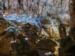 Cueva de Valporquero, en el coraz&oacute;n de la monta&ntilde;a leonesa.
